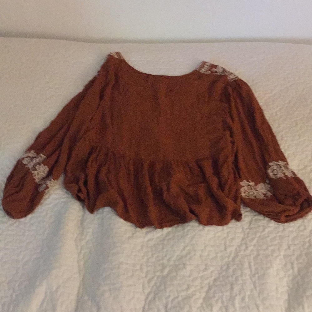 Blouse. - Picture 2 of 3